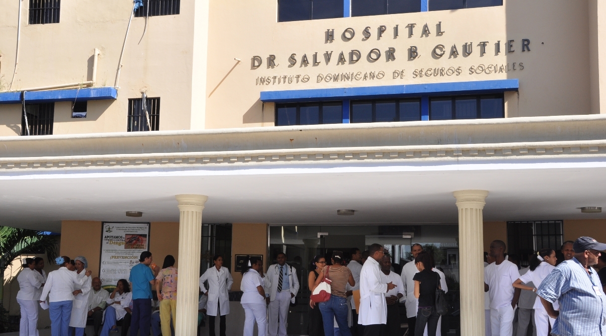 Atracan de noche a una enfermera dentro de las instalaciones del Hospital Salvador Bienvenido Gautier