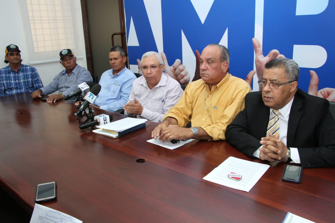Productores agropecuarios exhortan a votar temprano por Luis Abinader