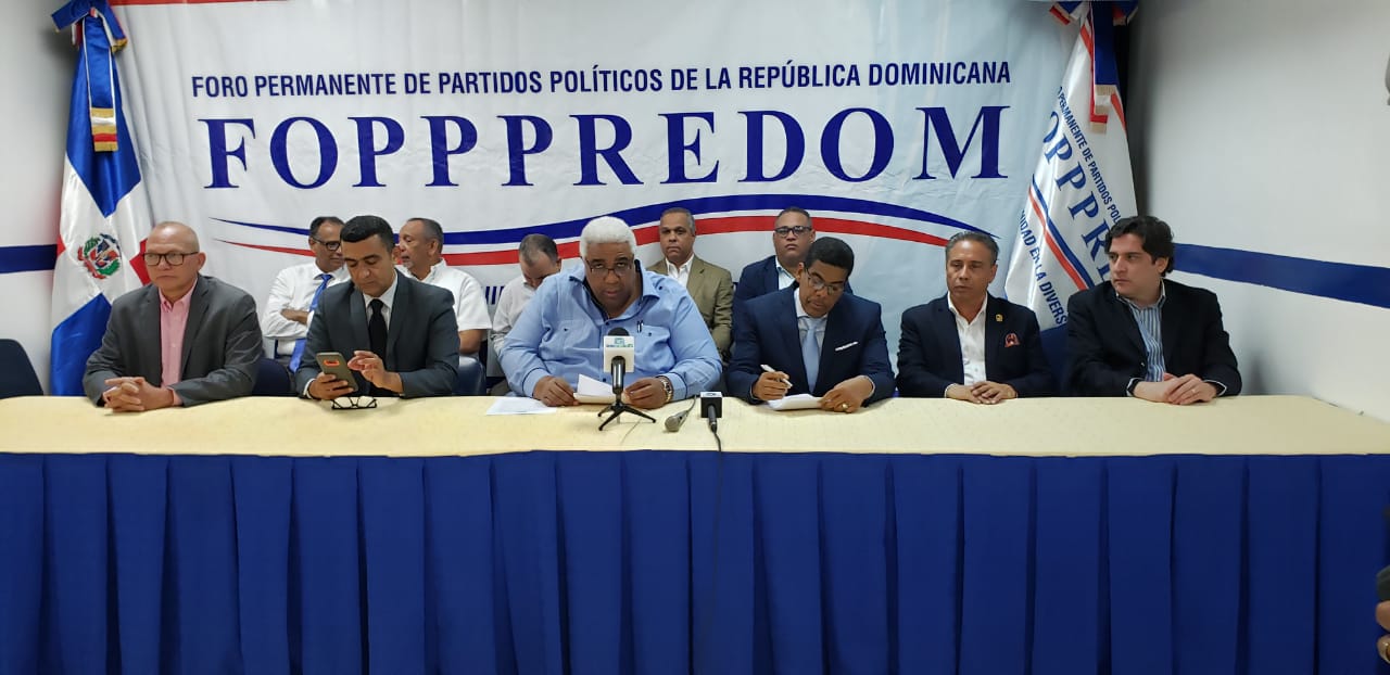 Peña Guaba afirma que Leonel Fernandez si puede ser candidato pero niega partidos minoritarios le solicitarán irse PLD