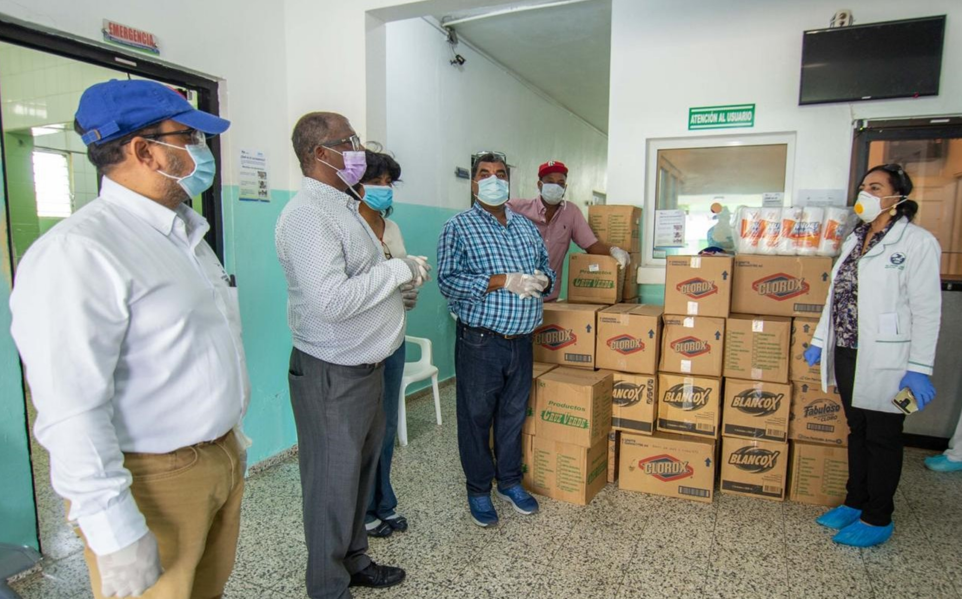 PRM y Luis Abinader entregan alimentos y productos desinfectantes en Asilo de Ancianos y y Hospital de Montellano