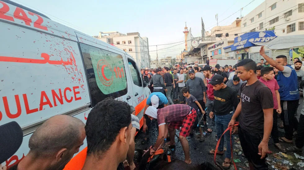 Ataque aéreo en Gaza: impacto mortal en convoy médico y escalada en el conflicto Israel-Hamás
