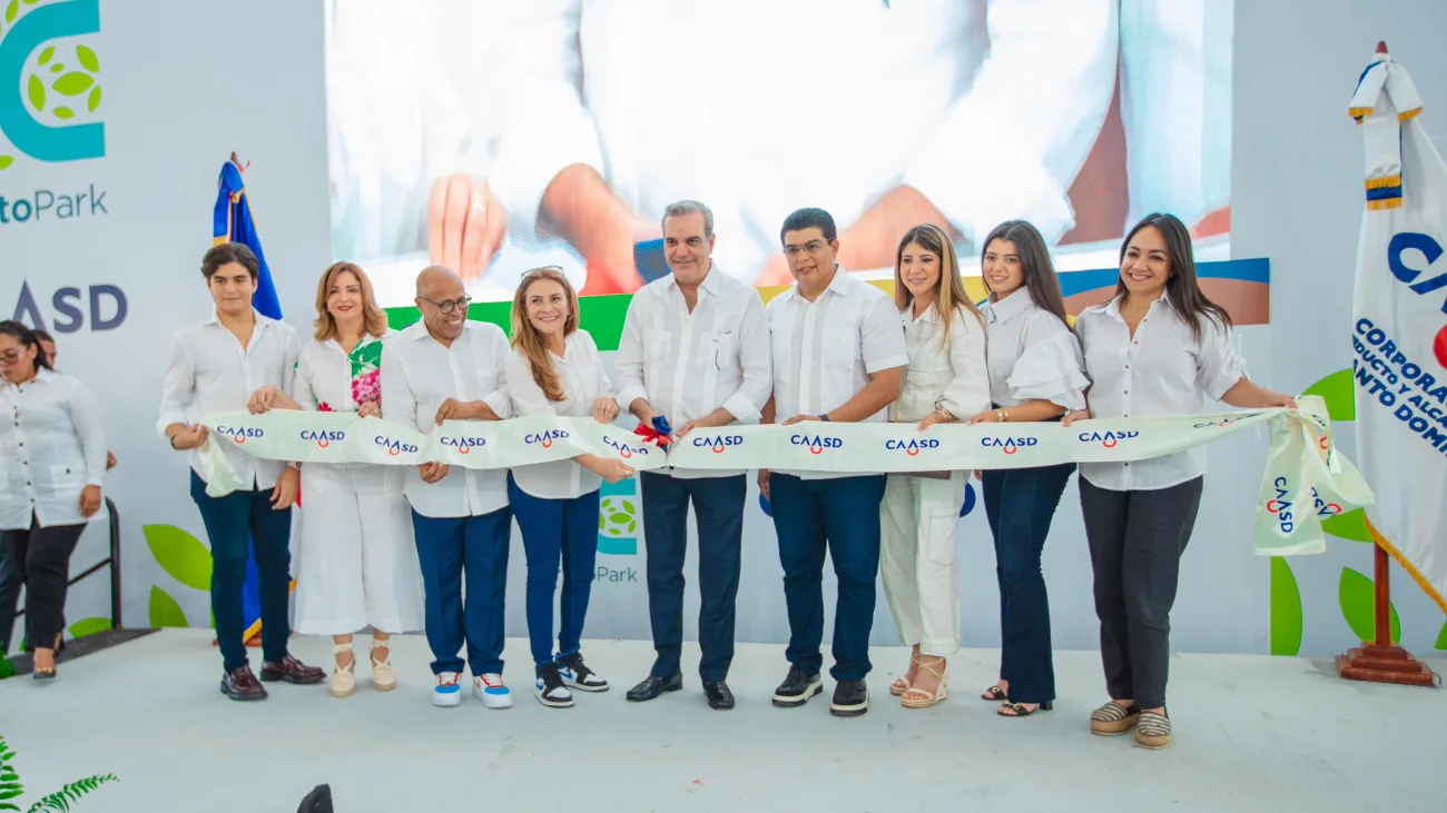 Presidente Luis Abinader inaugura Cristo Park, mejorando la vida de más de 350,000 habitantes en Santo Domingo