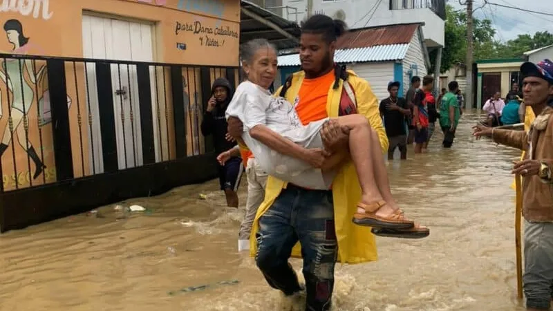 Defensa Civil: Unas 1,500 personas desplazadas a casa de amigos y familiares por lluvias