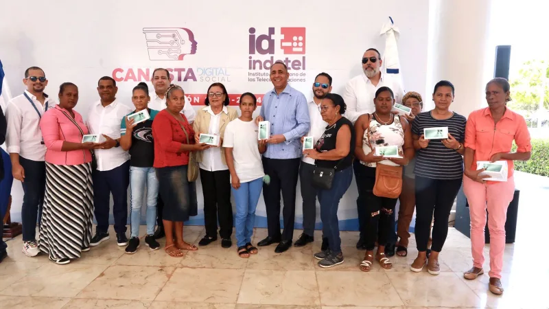 Indotel beneficia a 4,300 mujeres con la segunda fase del proyecto “Canasta Digital Social”