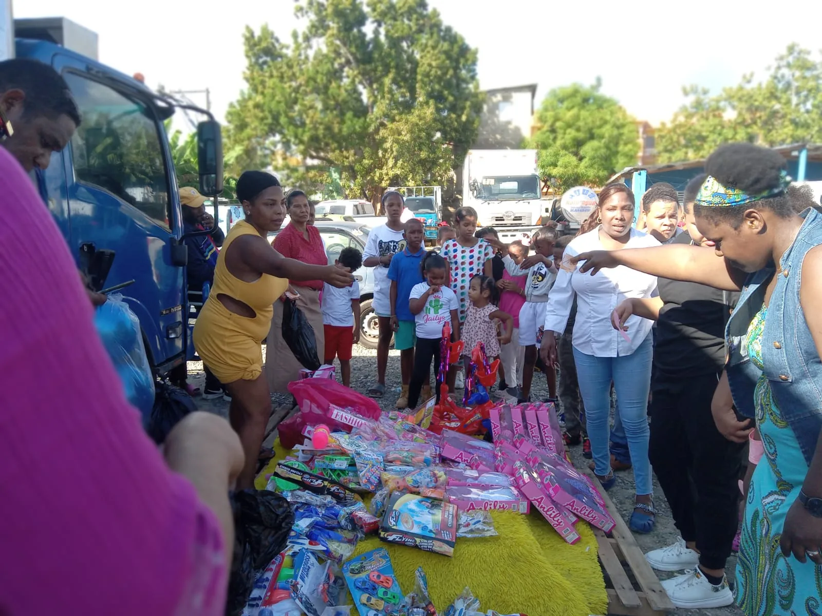 Los Girasoles celebra con éxito campaña ‘Plástico por Juguetes’ con apoyo comunitario