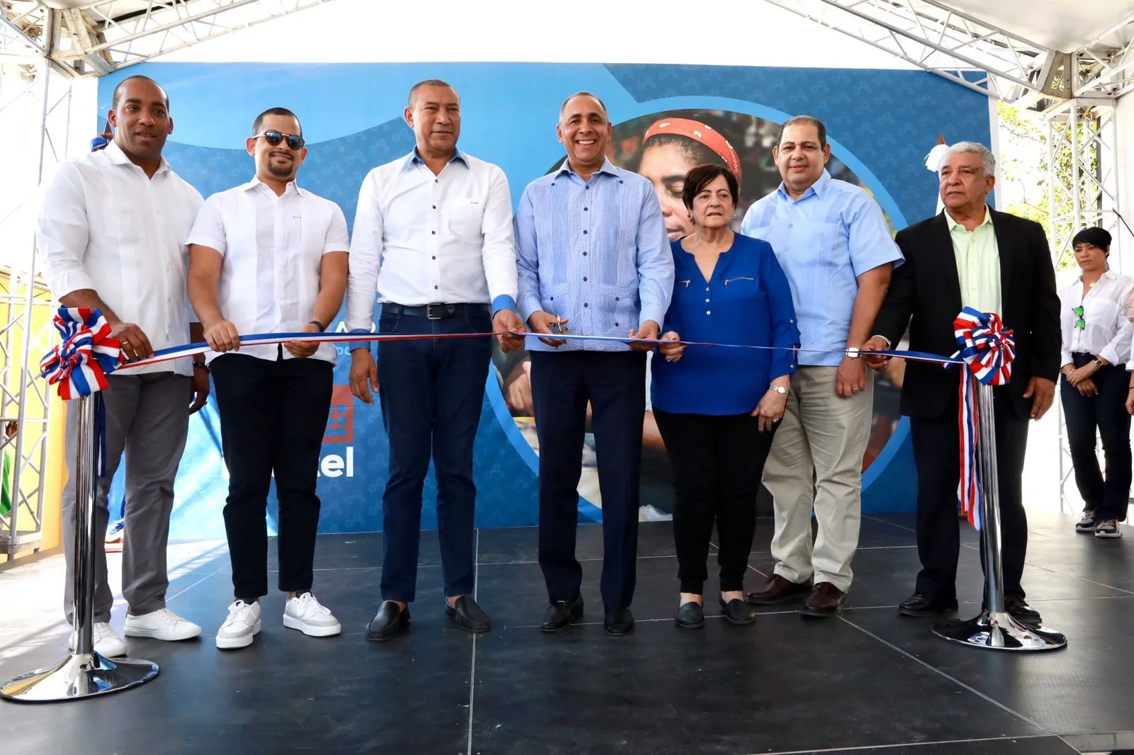 Indotel deja en funcionamiento proyecto de conectividad en comunidades de El Seibo