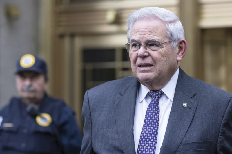 El exsenador Bob Menendez condenado a 11 años de prisión por corrupción