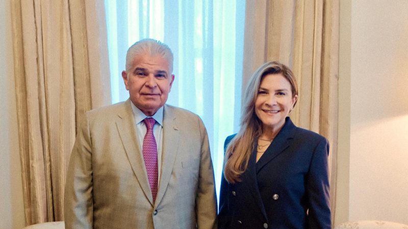 Carolina Mejía se reúne con el Presidente de Panamá