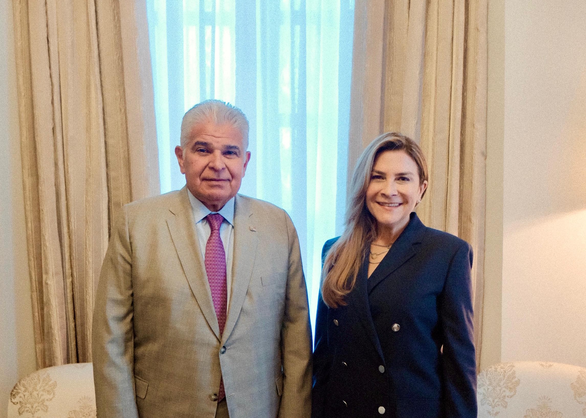 Carolina Mejía se reúne con el Presidente de Panamá