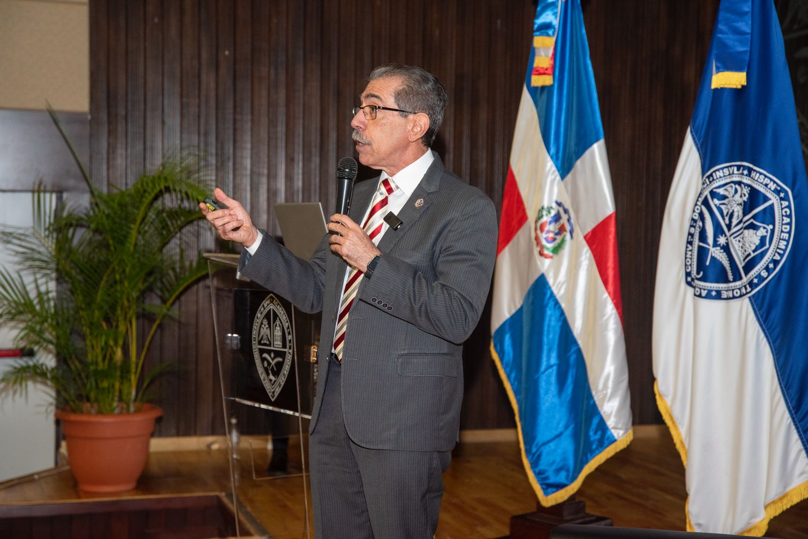 Asjana dicta conferencia magistral “Lineamientos generales de gestión universitaria”