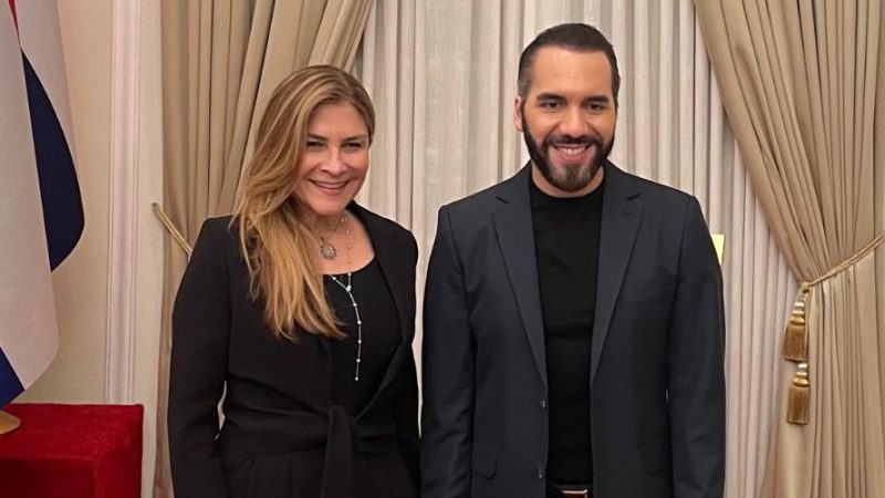 Reunión entre la alcaldesa Carolina Mejía y el presidente Nayib Bukele en El Salvador