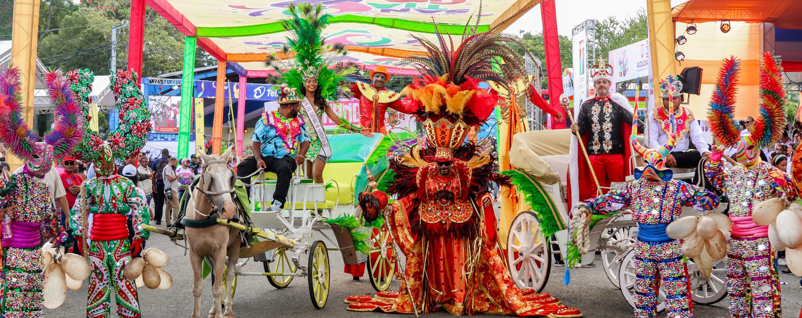 Carnaval de Santiago cierra con éxito rotundo su versión 2025