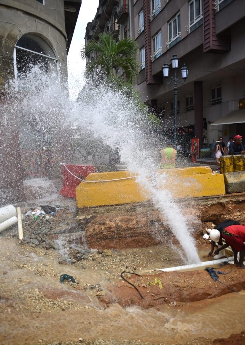 CAASD trabaja en la reparación de averías en la Zona Colonial y Santo Domingo Norte