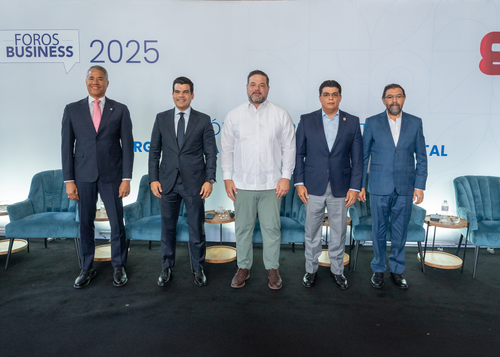 El Ministro de Medio Ambiente promueve la participación de la sociedad en la conservación del agua