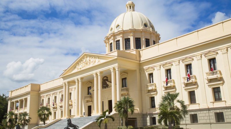Designación de Mildred Gabriela Martínez Mejía como Directora de la Oficina Nacional de Estadística