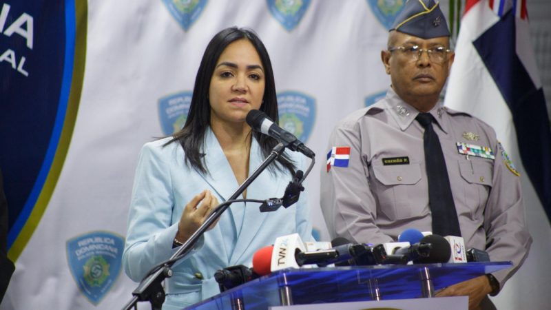 Dintel desmantela fábricas clandestinas de alcohol adulterado en Monte Plata