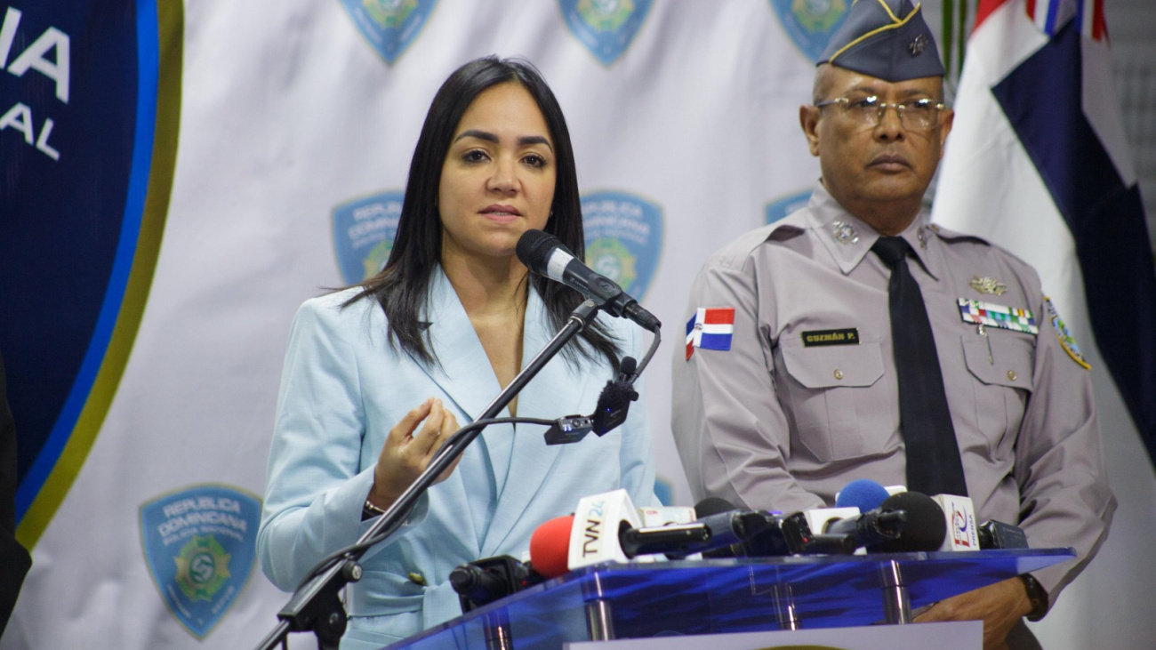 Dintel desmantela fábricas clandestinas de alcohol adulterado en Monte Plata