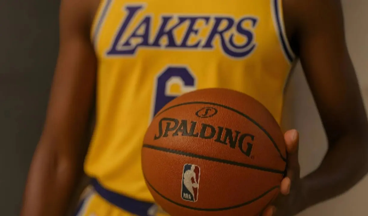 La familia Buss vende el 85% de los Lakers por 10 mil millones de dólares