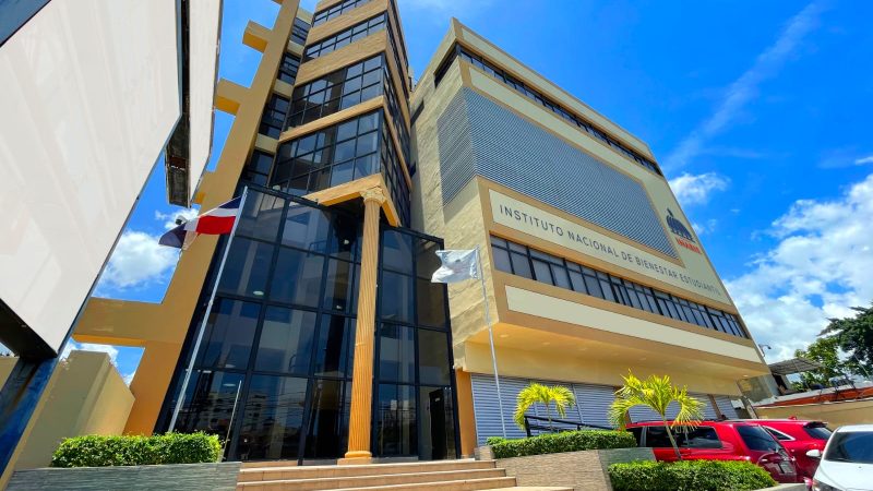 INABIE inicia recepción de artículos para la confección de kits escolares 2025-2026