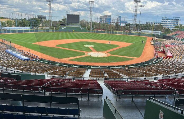 Establecimiento de una comisión para la construcción de un nuevo estadio de béisbol en la República Dominicana