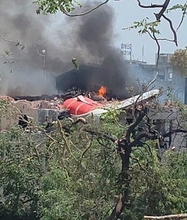 Accidente de avión de Air India en Ahmedabad: 242 personas a bordo y rescate en marcha