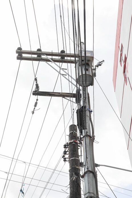 EDEESTE desmantela una conexión eléctrica irregular en el sector Villas Agrícolas