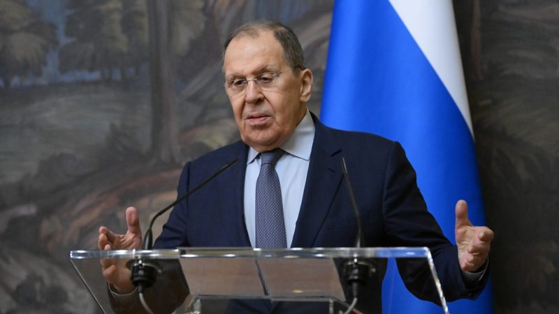 Lavrov tacha de «suicida» el veto europeo a la energía rusa