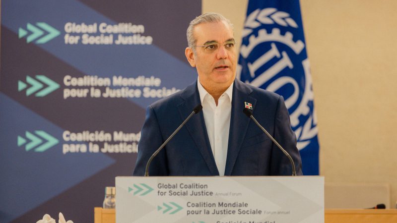 El presidente Abinader reafirma el compromiso con la justicia social en el Foro de la OIT