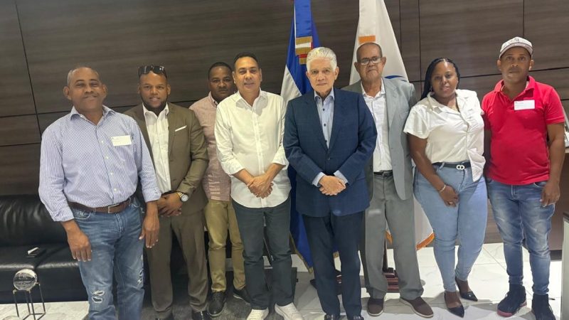 Obras Públicas y senador de Monte Plata impulsarán soluciones viales en la provincia