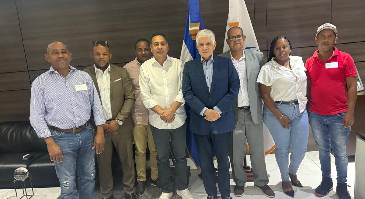 Obras Públicas y senador de Monte Plata impulsarán soluciones viales en la provincia