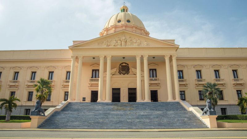 José Antonio Aybar es nombrado presidente de la Comisión Nacional de Espectáculos Públicos y Radiofonía