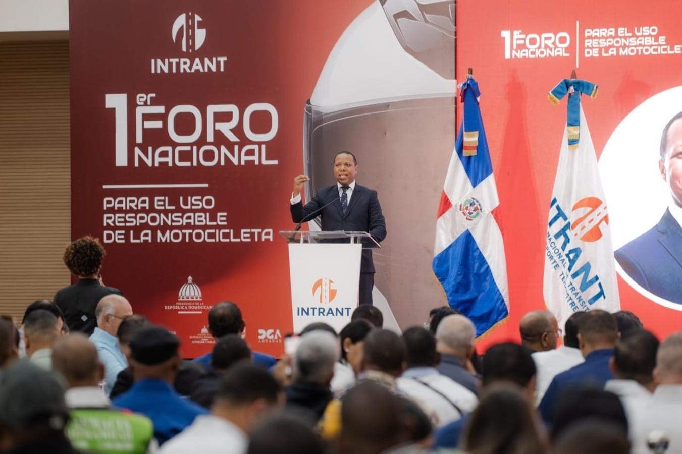 El INTRANT establece normativa para la importación de cascos de motocicleta certificados