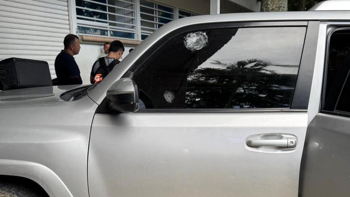 Atentado armado contra alcalde de Cartago deja un escolta herido