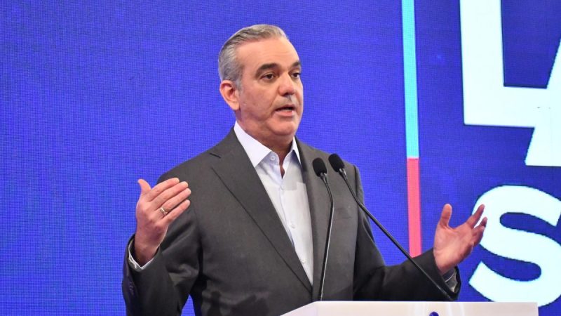 El Presidente Abinader retoma LA Semanal tras gira internacional