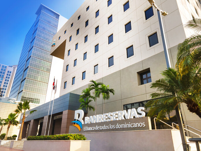 Banreservas recibe cuatro premios World Finance en reconocimiento a su gestión bancaria