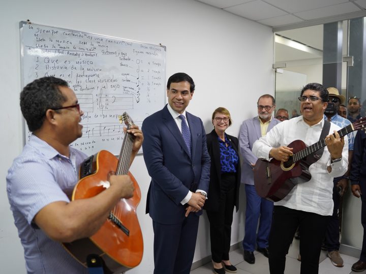 Supervisan el funcionamiento de nueva Escuela de Bellas Artes en Santo Domingo Este