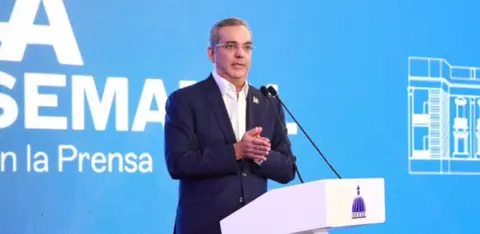 Abinader responde a críticas de Leonel y Danilo: «Eso hay que aplaudirlo, porque eso es democracia»