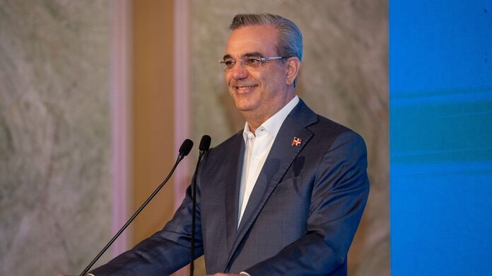 El director de la OIT reconoce el liderazgo de Luis Abinader en justicia social