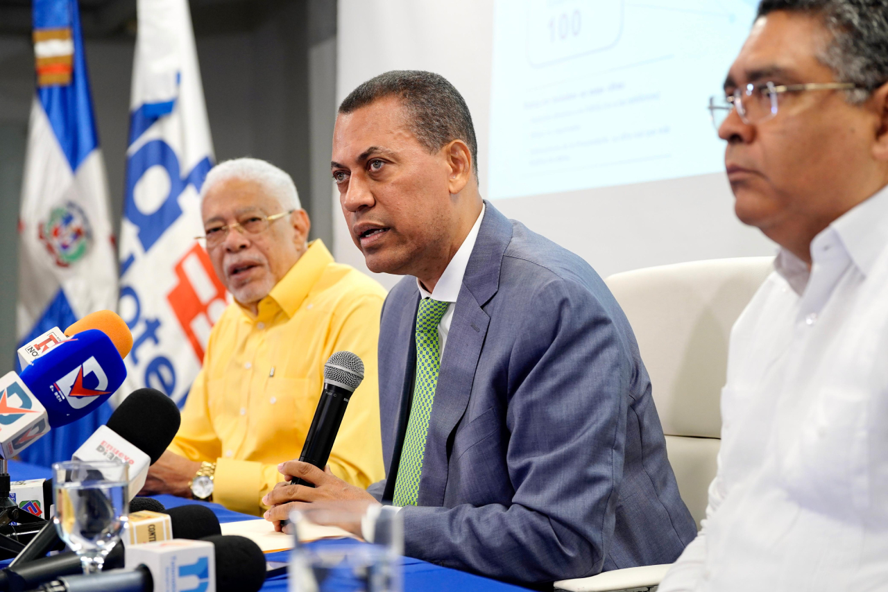 INDOTEL otorga 30 días a operadoras para verificar líneas móviles prepago en República Dominicana