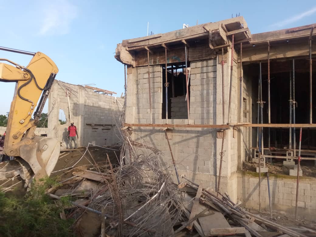 Colapso de Techo en Juana Méndez Resulta en Varios Muertos y Heridos