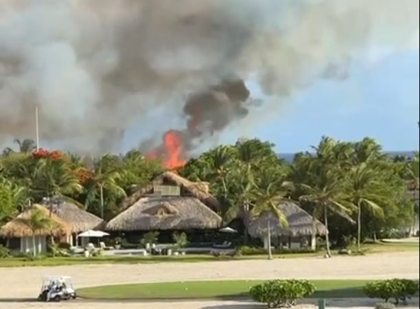 Incendio afecta Villas de Caletón en Cap Cana: Autoridades intensifican trabajos para extinguir el fuego