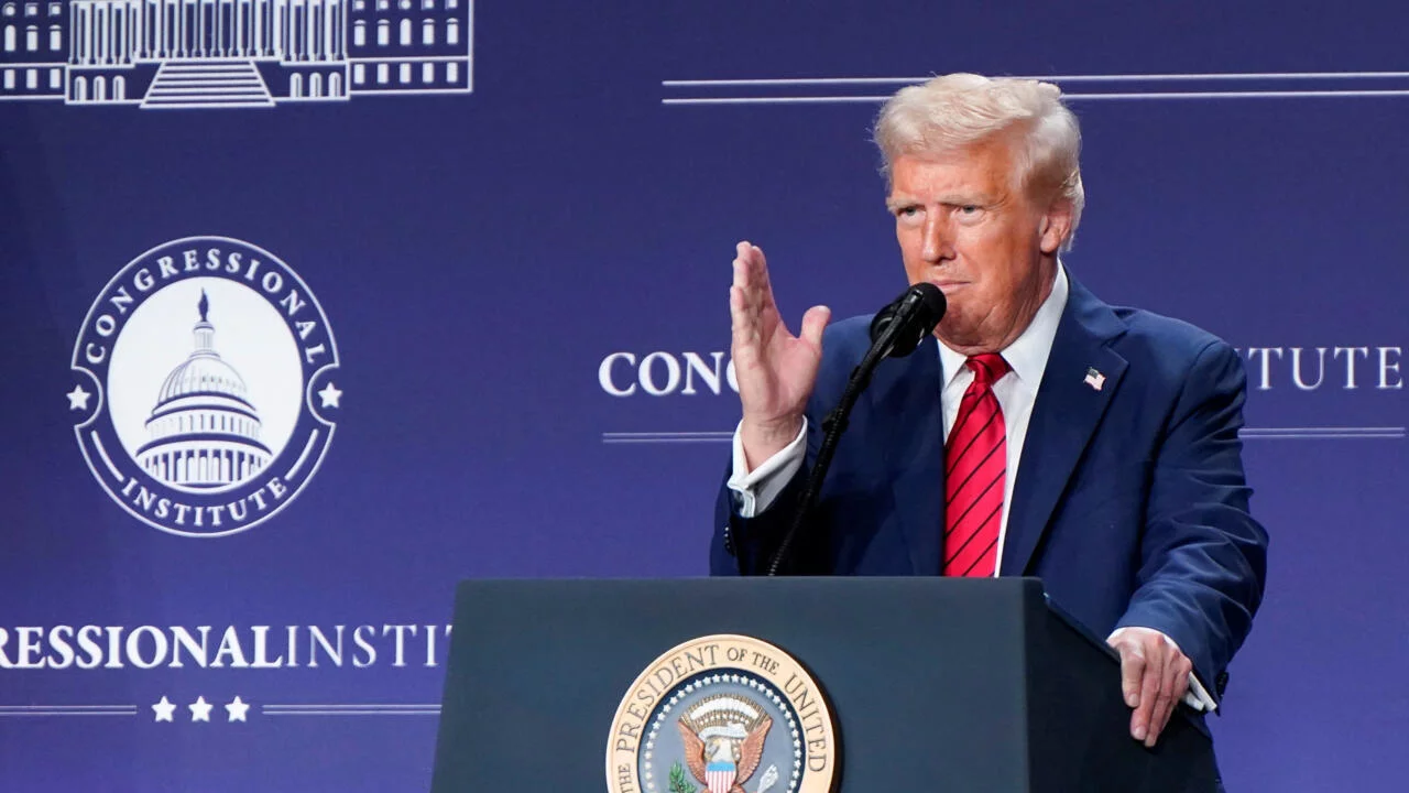 Trump Firma Ley de Recortes Fiscales y la Declara su “Mayor Victoria” en el Día de la Independencia