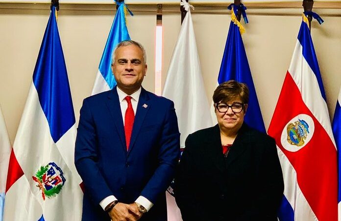 El Embajador Luis García se reúne con directivos de OIRSA-Honduras para fortalecer la cooperación agrícola