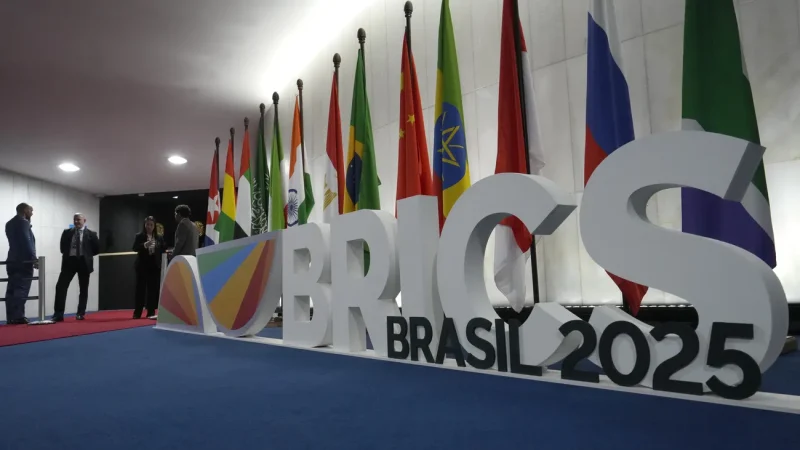 Ministros de Finanzas de los BRICS demandan reformas al FMI y Banco Mundial