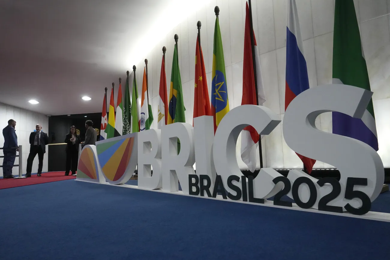 Ministros de Finanzas de los BRICS demandan reformas al FMI y Banco Mundial