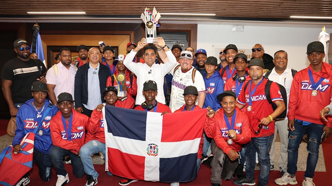 Ministro de Deportes Destaca Logros del Equipo Campeón en la Serie del Caribe Kids