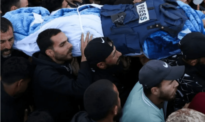 Al Jazeera Reporta Muerte de Cinco Periodistas en Bombardeo Israelí en Gaza