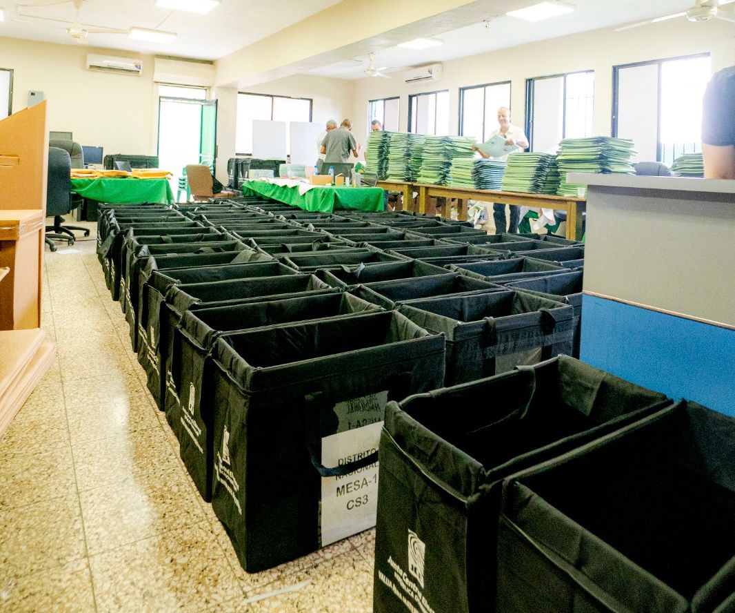 Fuerza del Pueblo realiza elecciones internas con más de 75,000 dirigentes convocados