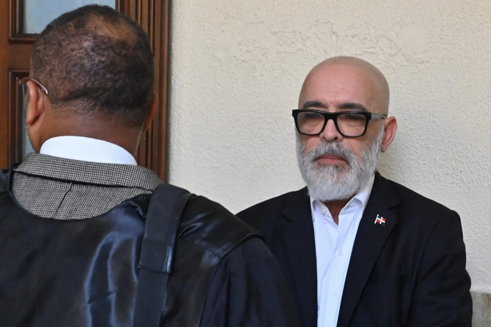 Ángel Martínez recibe autorización judicial para salir del país en busca de atención médica